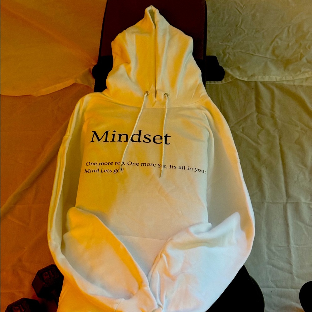 Hooded Comfy Mindset Sweatshirt Brand new never been worn S,M,L